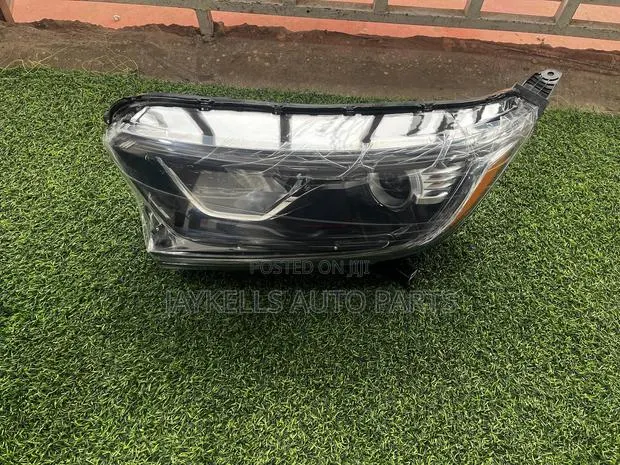 2017-2022 Honda CRV Headlight Pair · Photo 1