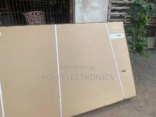 Vivid 98-Inch Samsung Qled Tv · Photo 1