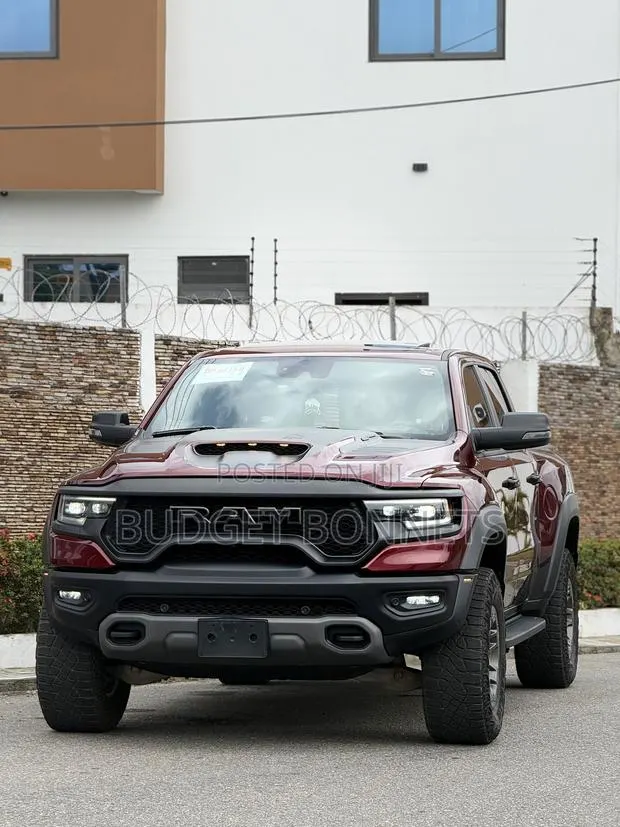 Dodge RAM 2024 Burgundy · Photo 1