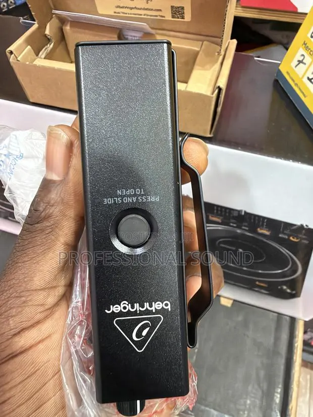 Behringer Powerplay P2 in-Ear Monitor Amplifier. · Photo 1