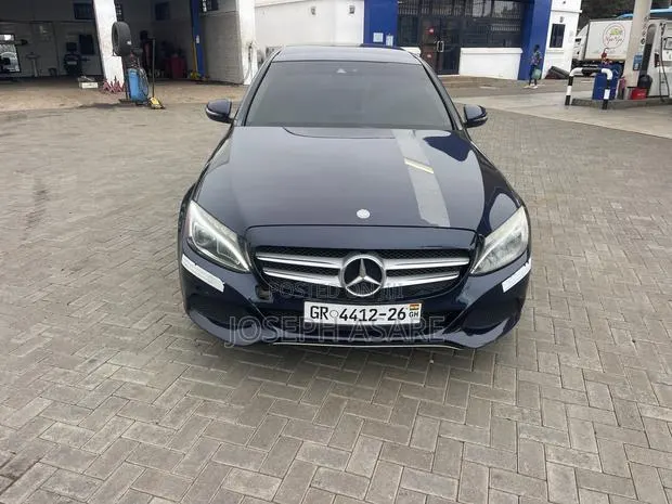 Mercedes-Benz C300 2016 · Photo 1