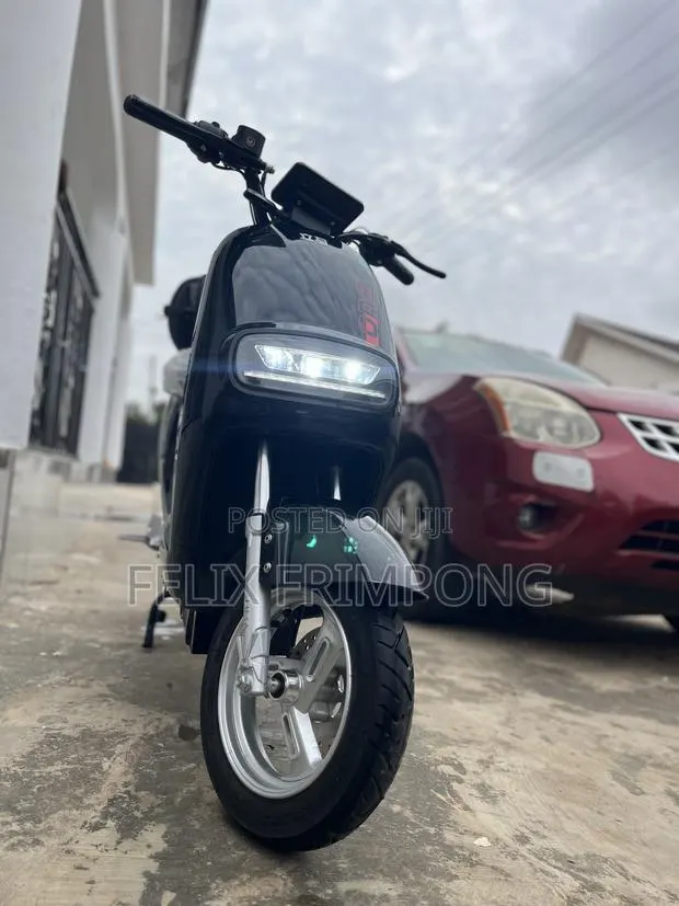 Motorcycle 2021 Black · Photo 1