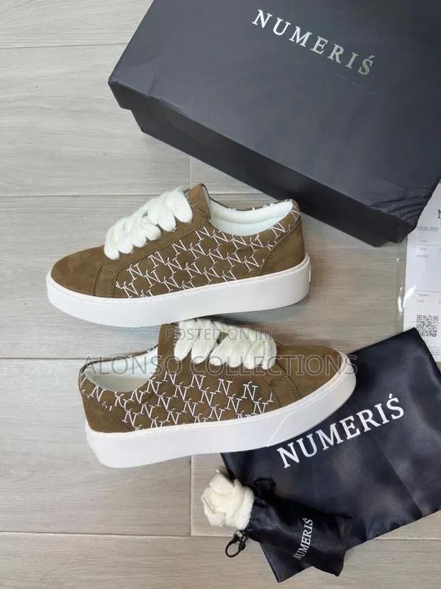 Numeris Atelier Signet Almond · Photo 1