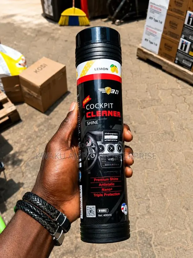 2 in 1 Car Cockpit Dashboard Cleaner and Freshener – 400ml · Photo 1