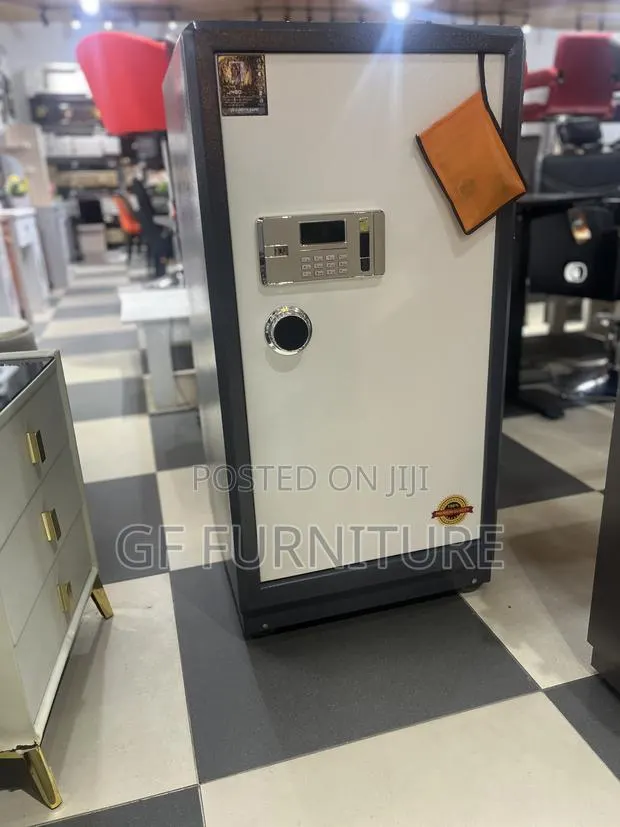Fire Resistant Money Safe · Photo 1