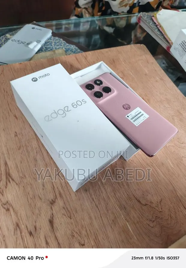 New Motorola Edge 60 512 GB Purple · Photo 1