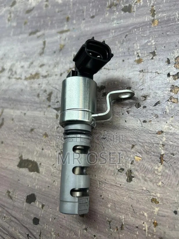 Toyota Corolla Cam Sensor (VVT) Valve Solenoid · Photo 1