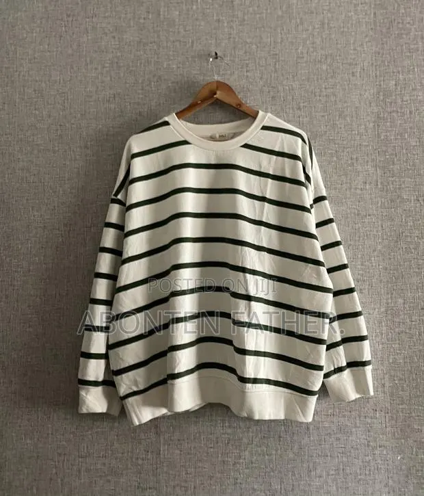 Sweatshirts · Photo 1