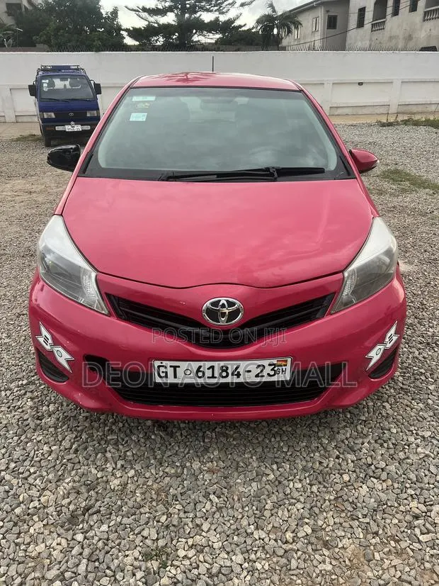 Toyota Vitz 1.3 FWD 5dr 2012 Pink · Photo 1