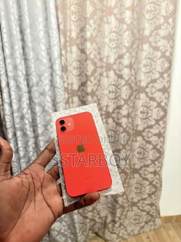 Apple iPhone 12 64 GB Red · Photo 1
