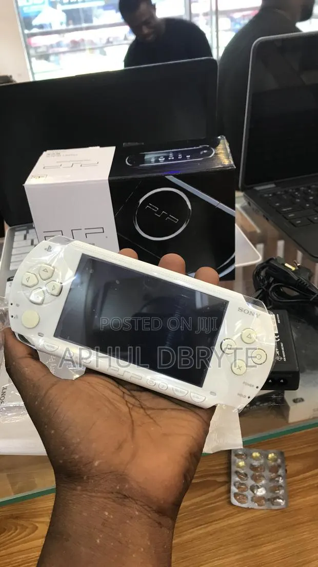 Play Station Potable - 3006rr · Photo 1