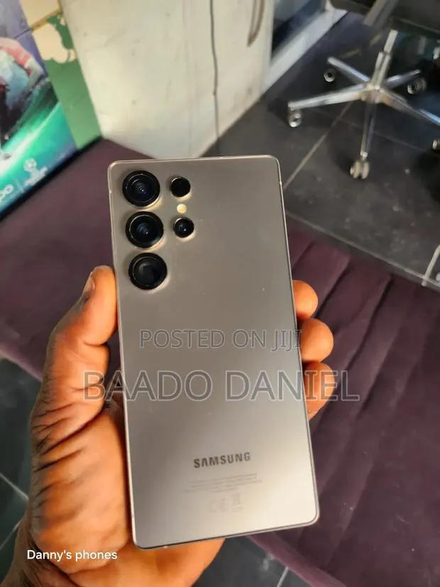 New Samsung Galaxy S25 Ultra 256 GB Gold · Photo 1