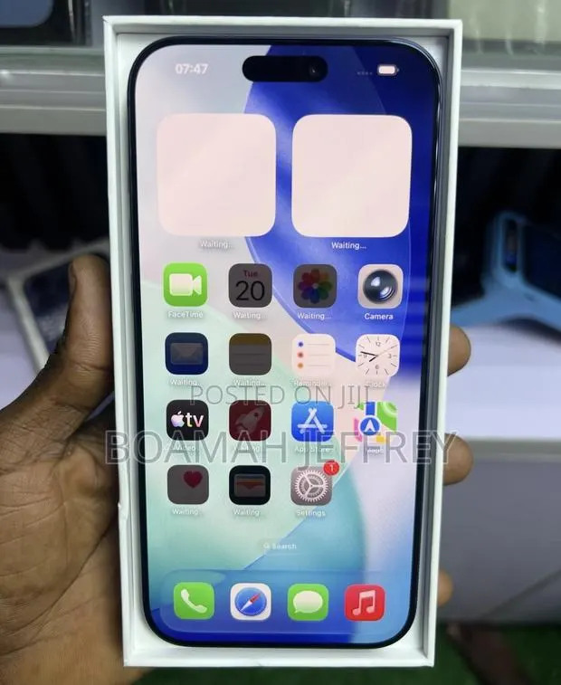 Apple iPhone 17 Pro Max 256 GB Blue · Photo 1