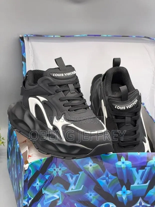 Original Louis Vuitton Tactic Runner Chunky Sole in Colours · Photo 1