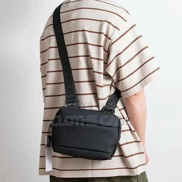Fear of God ESSENTIALS Sling Bag · Photo 1