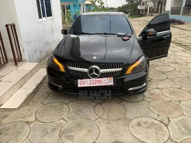 Mercedes-Benz C250 2014 Black · Photo 1