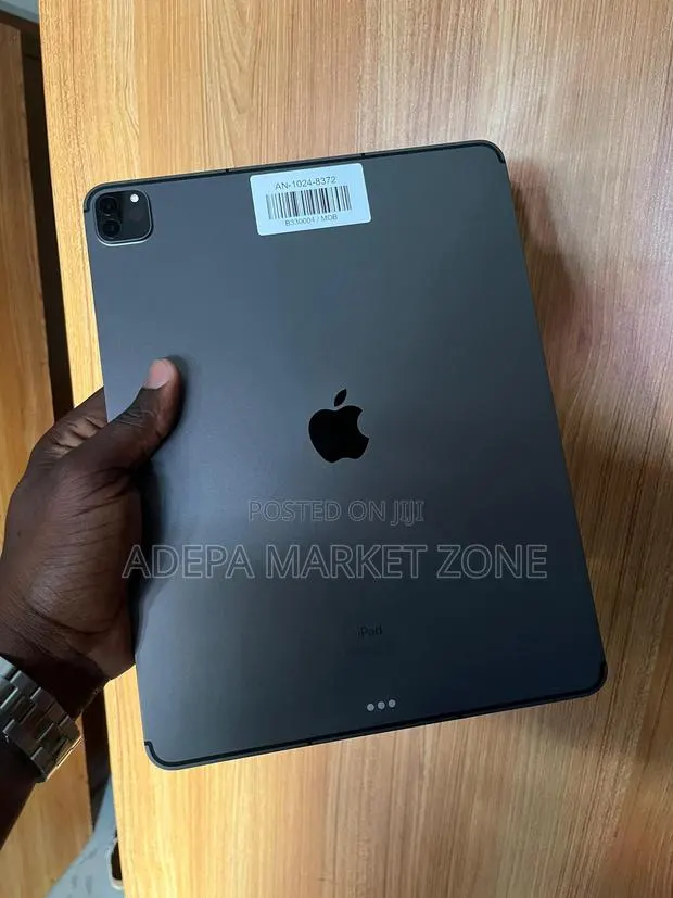 Apple iPad Pro 12.9 (2020) 512 GB Gray · Photo 1