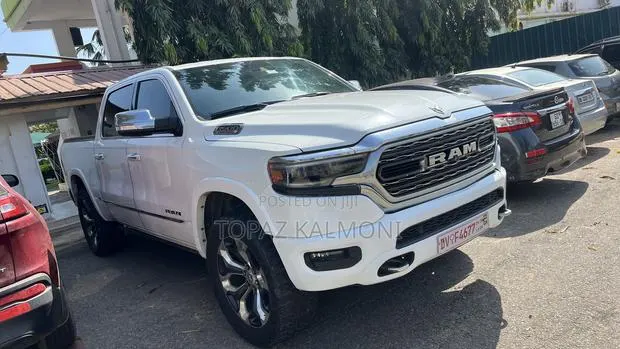 RAM 1500 2020 White · Photo 1