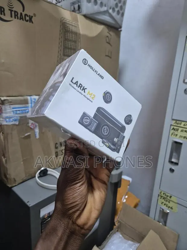 Hollyland Lark M2 Wireless Microphone · Photo 1