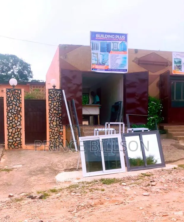 Building Plus · Photo 1