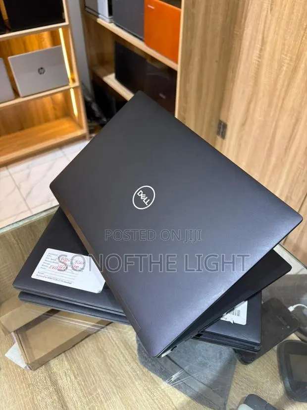 New Laptop Dell Latitude 7490 16GB Intel Core i7 SSD 256GB · Photo 1