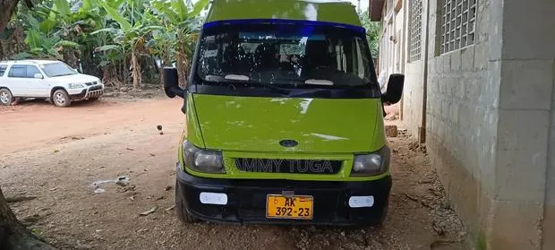 Ford Transit 2006 Green · Photo 1