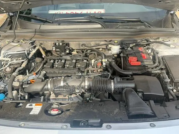 Honda Accord 2021 Silver · Photo 1