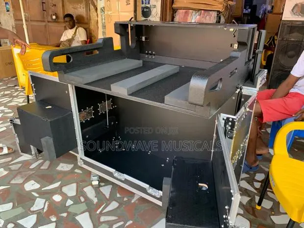 Midas -M32 Mixer Flight Case · Photo 1