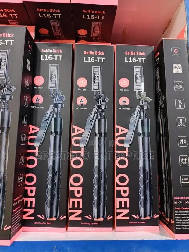 L16 Long Selfie Stick Tripod · Photo 1