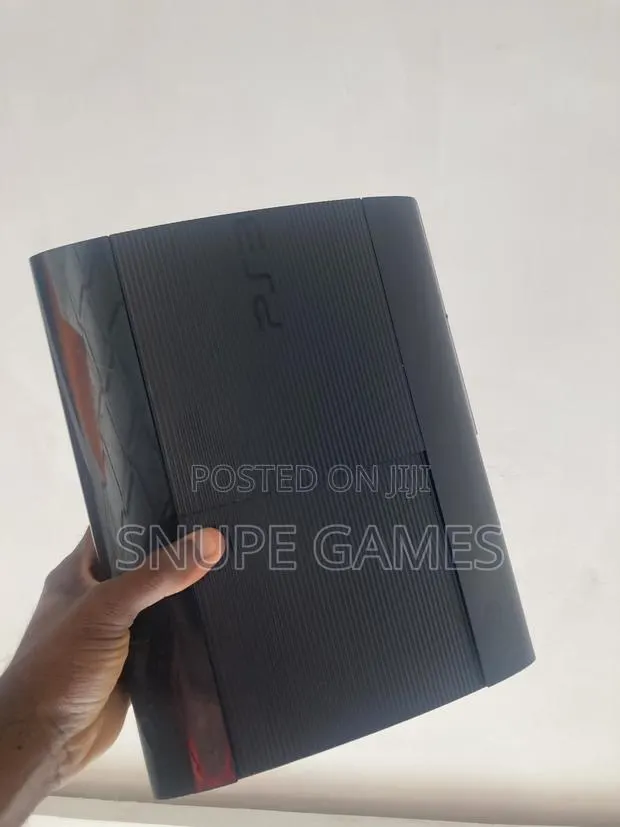 Ps3 Super Slim With Games · Photo 1