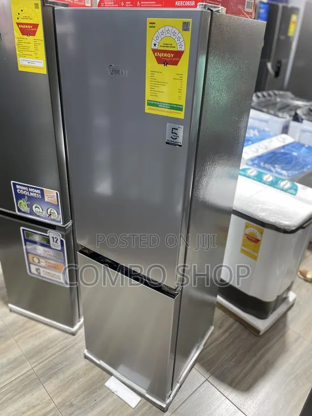 Midea 174 Bottom Freezer Fridge · Photo 1