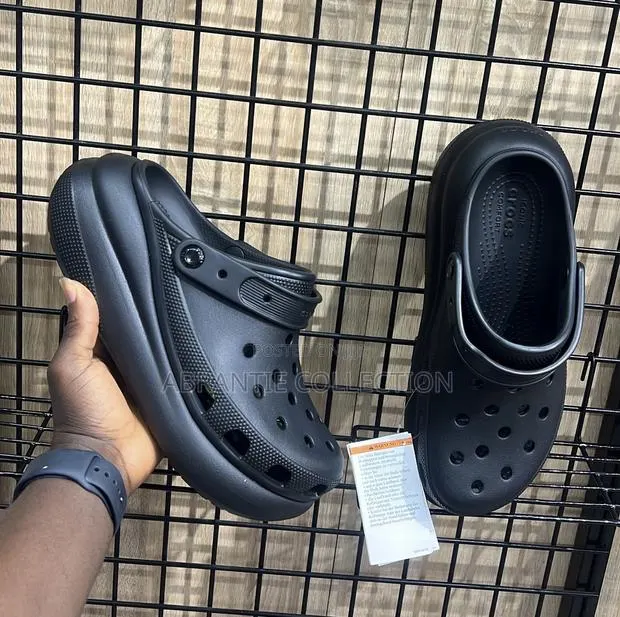 Crocs Classic Crush Clog Slides · Photo 1
