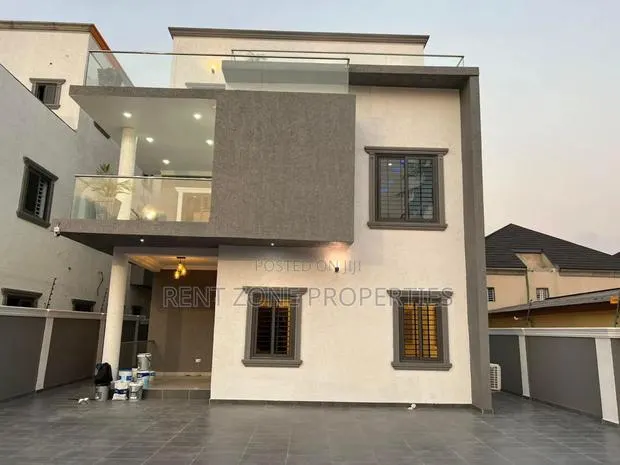 5bdrm Duplex in Mile 7 for sale · Photo 1