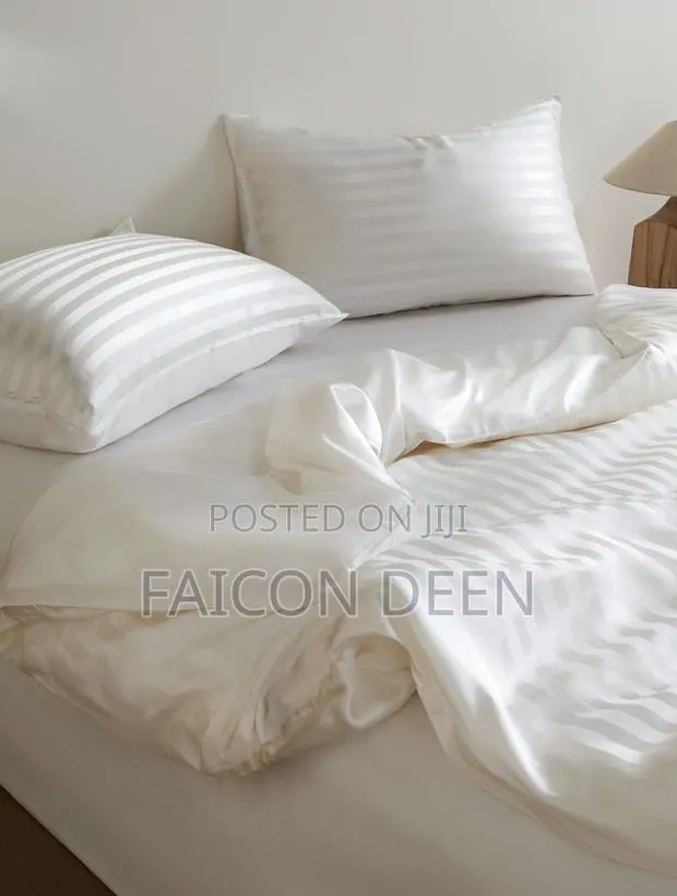 Classic White Cotton Duvet Cover Only (Suitable for Hotels ,Lodges Etc · Photo 1