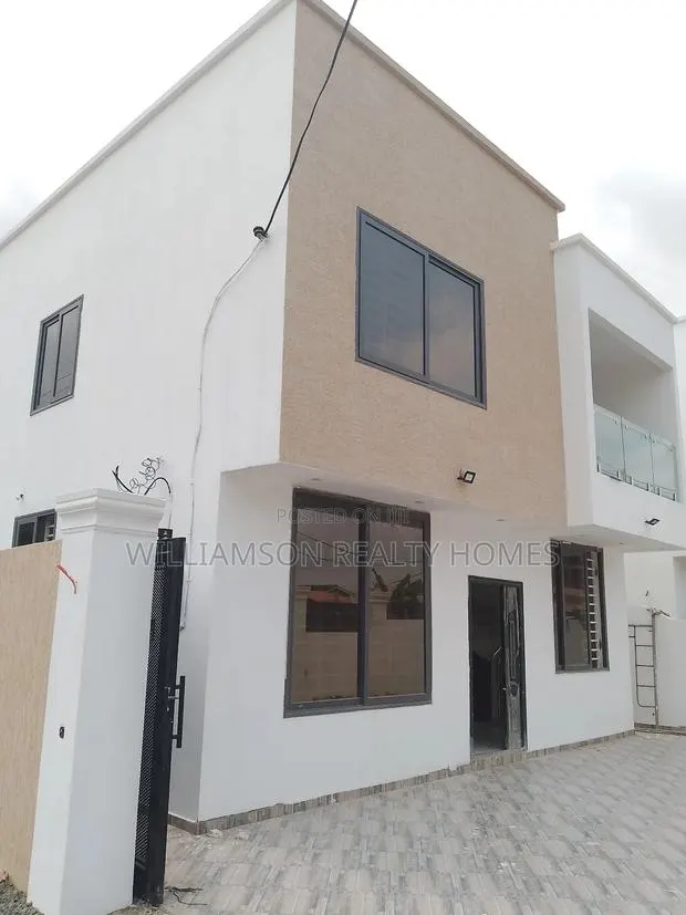 3bdrm Duplex in Hfc Estate Area, Spintex for sale · Photo 1