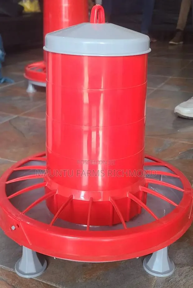 Feeders(12kg Compacta Feeders) · Photo 1