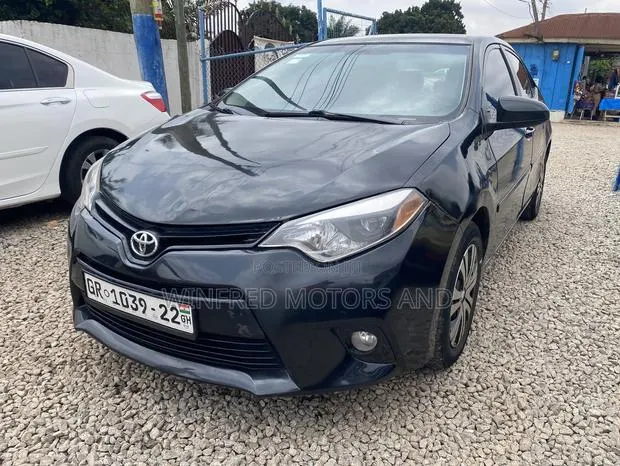 Toyota Corolla LE 4dr Sedan (1.8L 4cyl CVT) 2016 Black · Photo 1