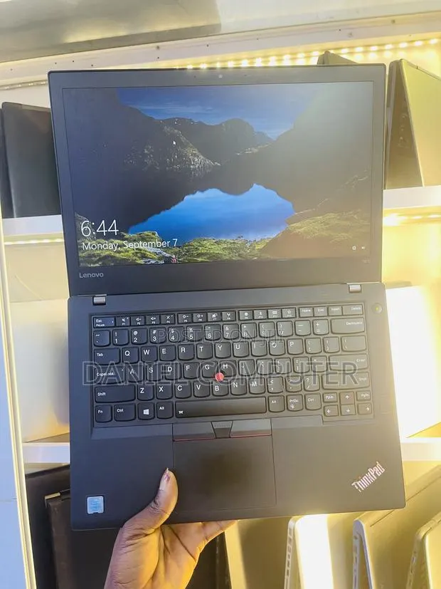 Laptop Lenovo ThinkPad T470 4GB Intel Core i5 HDD 500GB · Photo 1