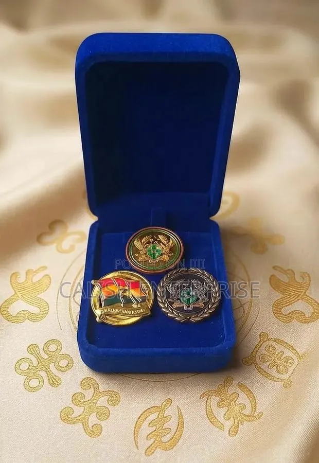 Premium 3-in-1 Ghanaian Heritage( Coat of Arms) Lapel Pin Set. · Photo 1