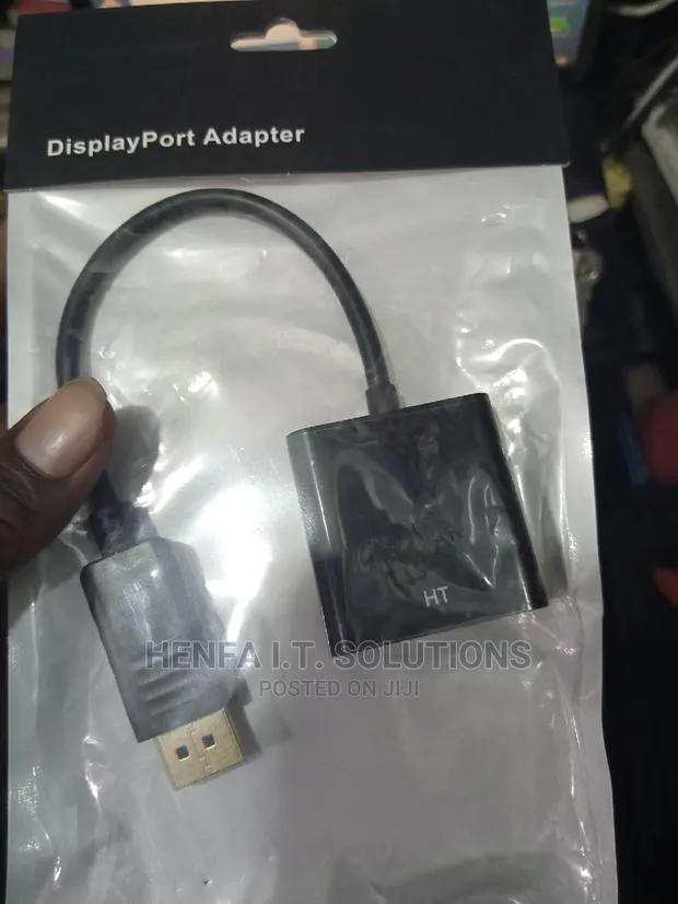 Display Port to HDMI Port Adapter · Photo 1