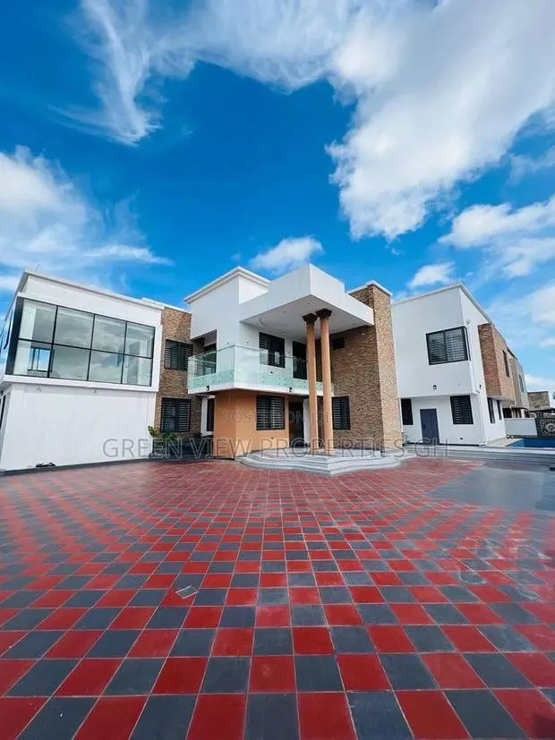 Furnished 5bdrm Duplex in East Legon for sale · Photo 1