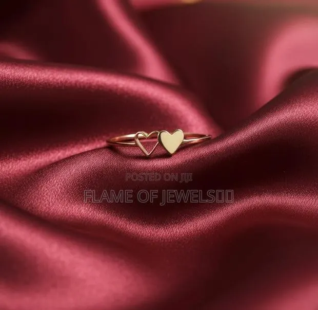Double Heart Gold Promise Ring · Photo 1