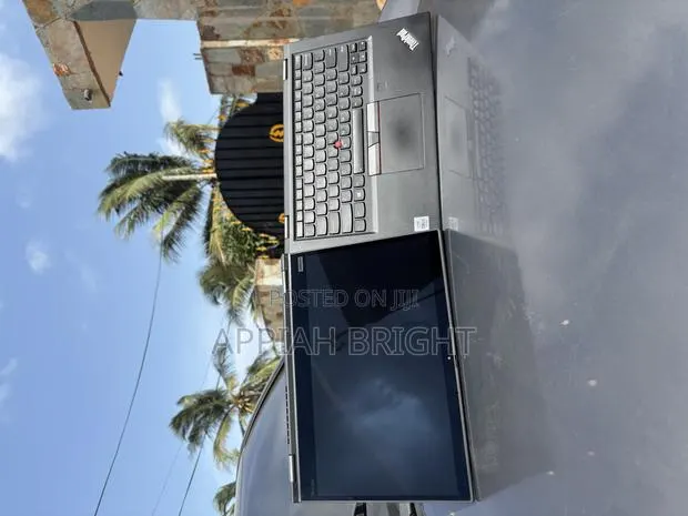 Laptop Lenovo ThinkPad X380 Yoga 16GB Intel Core i5 SSD 256GB · Photo 1