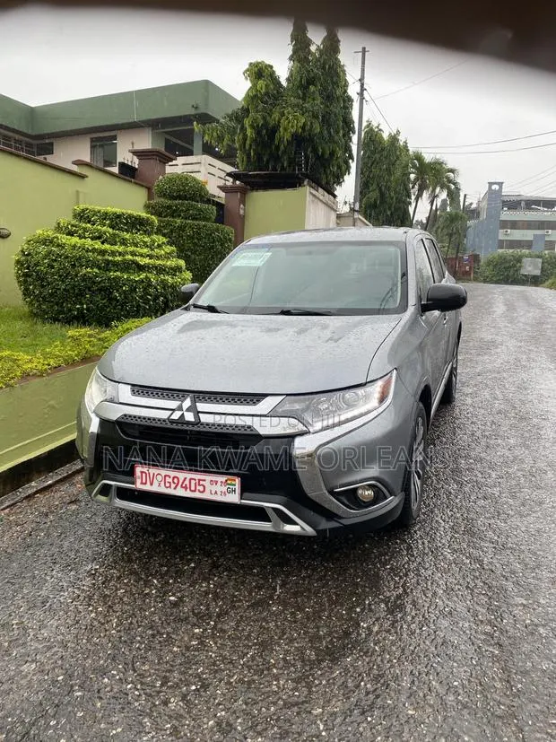 Mitsubishi Outlander 2020 Gray · Photo 1