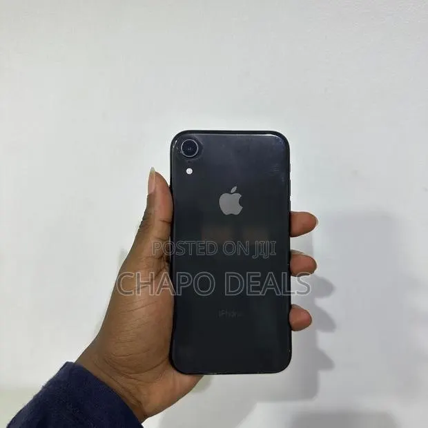 Apple iPhone XR 64 GB Black · Photo 1