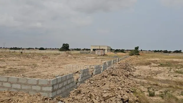 A Small Plot, a Big Opportunity · Photo 1