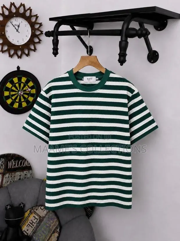 Trendy Men’s Striped Casual Tee · Photo 1