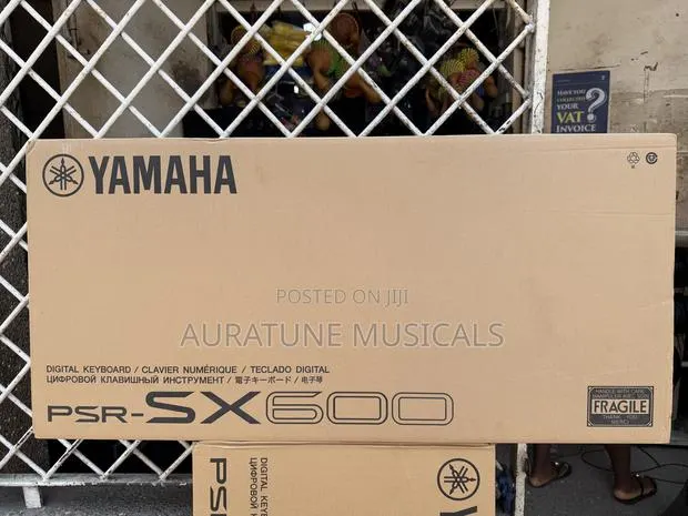 Yamaha PSR-Sx600 61-Keys Keyboard · Photo 1