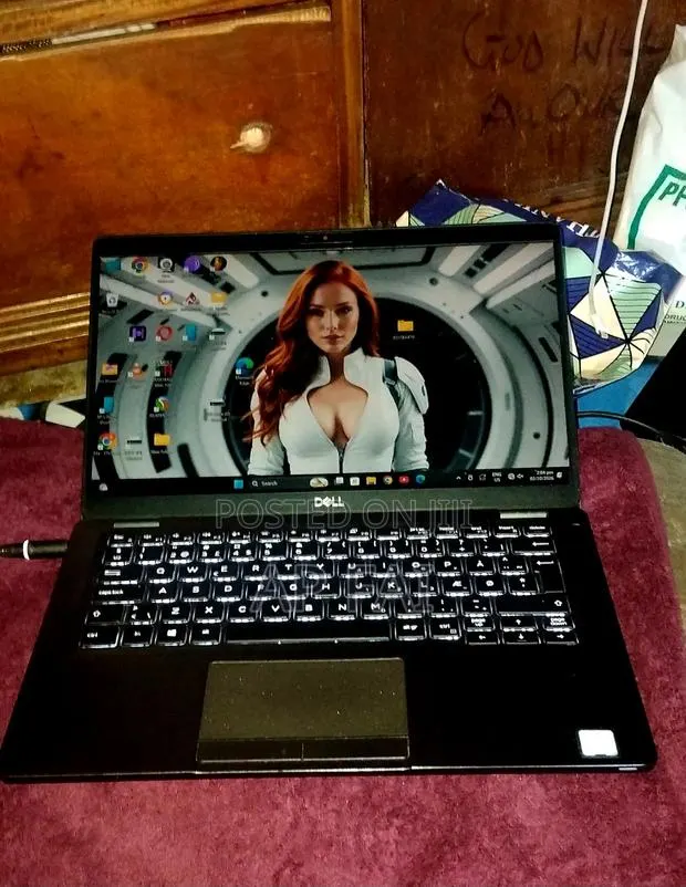 Laptop Dell Latitude 5300 8GB Intel Core i5 SSD 256GB · Photo 1