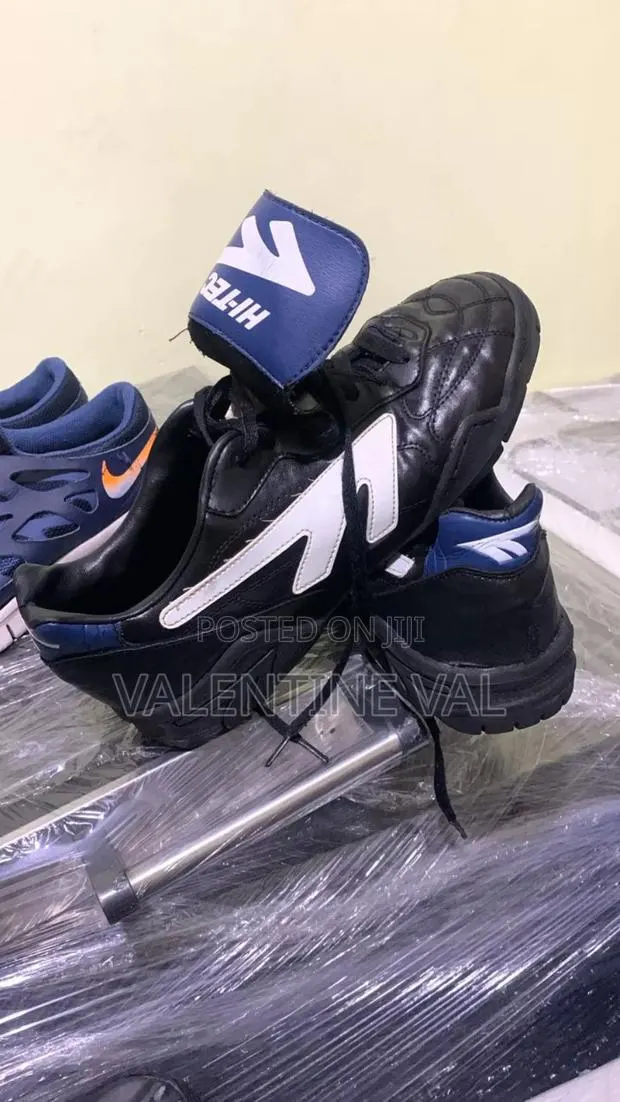 Hi Tech Size 41 Soccer Boots Design for Your Regular Workout · Photo 1